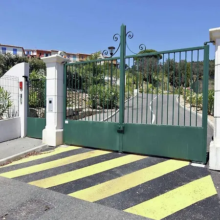 Holiday home Luxurious In Les Issambres With Swimming Pool La Garonnette-Plage