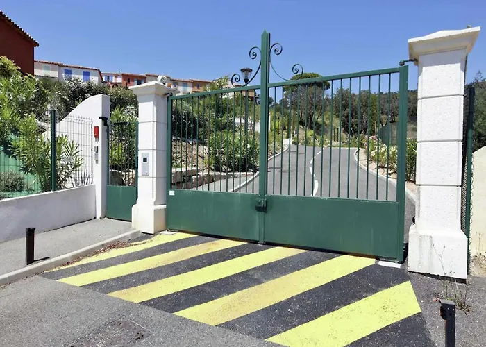 Family-friendly With Pool Nyaraló *