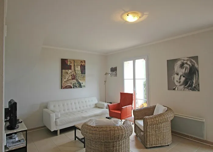 Family-friendly With Pool Nyaraló *